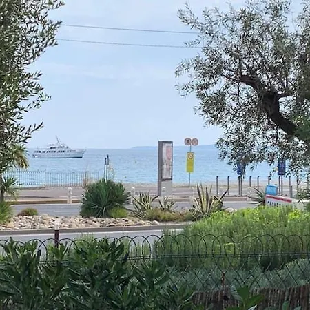 Face A La Mer Et Au Port Laurent Du Var Avec Jardin Privatif Apartment *