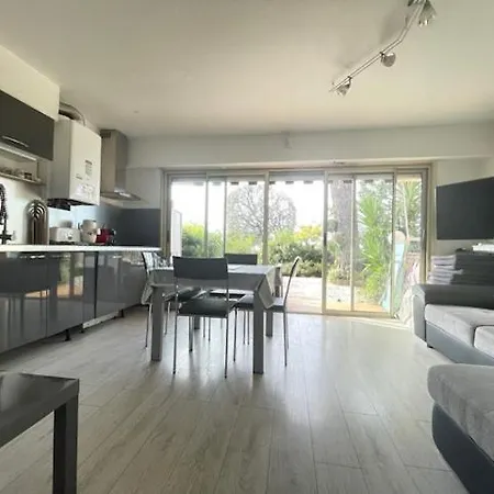 Face A La Mer Et Au Port Laurent Du Var Avec Jardin Privatif Apartment *