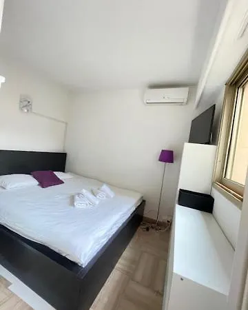 Face A La Mer Et Au Port Laurent Du Var Avec Jardin Privatif Apartament Saint-Laurent-du-Var
