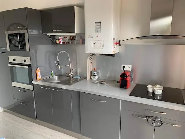 Face A La Mer Et Au Port Laurent Du Var Avec Jardin Privatif Apartman