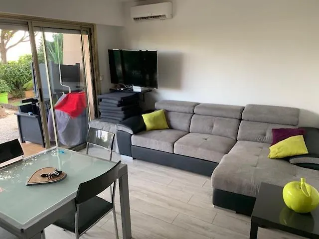 Face A La Mer Et Au Port Laurent Du Var Avec Jardin Privatif Apartman